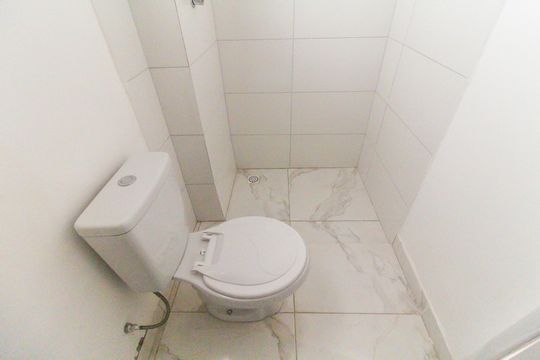 Banheiro de apartamento para alugar com 2 quartos, 56m² em Cidade Líder, São Paulo