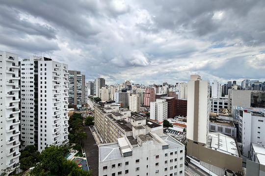 Vista de apartamento à venda com 3 quartos, 215m² em Moema, São Paulo