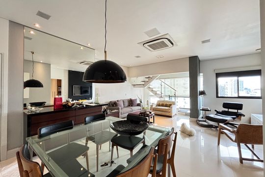 Sala de apartamento à venda com 3 quartos, 215m² em Moema, São Paulo