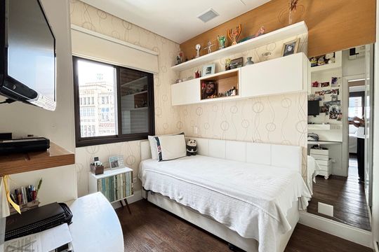 Suíte 1 de apartamento à venda com 3 quartos, 215m² em Moema, São Paulo