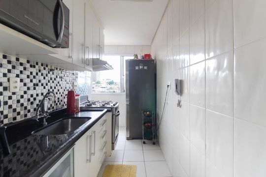 Cozinha de apartamento à venda com 2 quartos, 42m² em Vila Carmosina, São Paulo