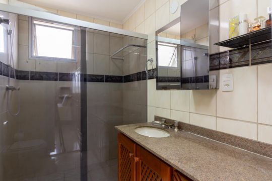 Banheiro de apartamento à venda com 3 quartos, 105m² em Perdizes, São Paulo