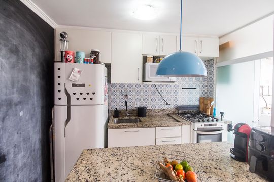 Cozinha de apartamento para alugar com 2 quartos, 50m² em Vila da Oportunidade, Carapicuíba