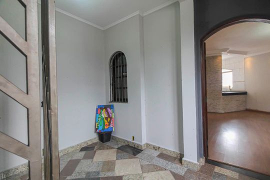 Hall de entrada de casa para alugar com 3 quartos, 230m² em Cidade Satelite Santa Barbara, São Paulo