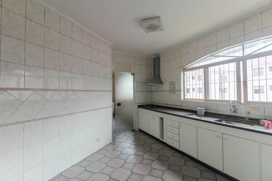 Cozinha de casa para alugar com 3 quartos, 230m² em Cidade Satelite Santa Barbara, São Paulo