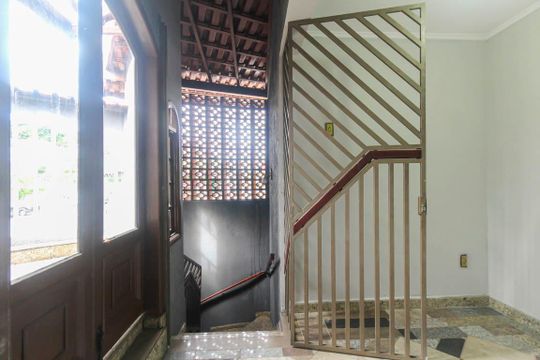 Hall de entrada de casa para alugar com 3 quartos, 230m² em Cidade Satelite Santa Barbara, São Paulo