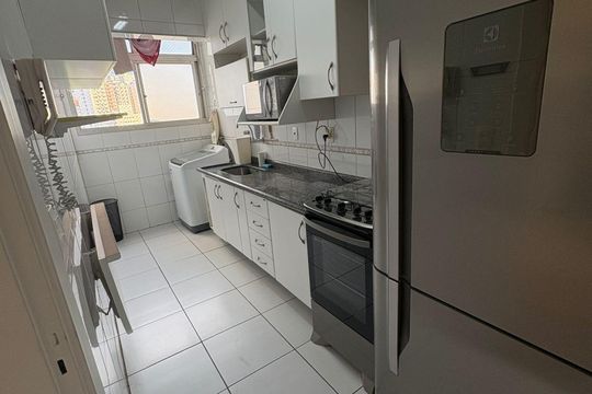 Cozinha de apartamento à venda com 1 quarto, 60m² em Vila Itapura, Campinas