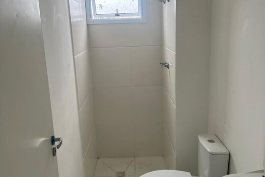 Banheiro de apartamento para alugar com 2 quartos, 31m² em Vila Plana, São Paulo