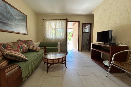 Sala de casa de condomínio para alugar com 2 quartos, 120m² em Barra da Lagoa, Florianópolis