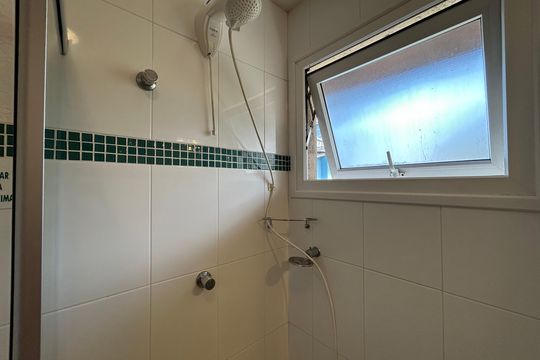 Banheiro 1 de casa de condomínio para alugar com 2 quartos, 120m² em Barra da Lagoa, Florianópolis