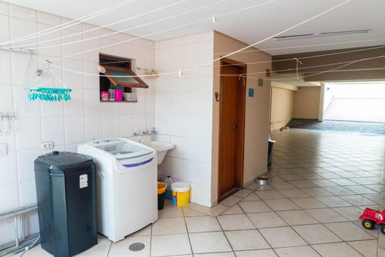 Lavanderia de casa à venda com 3 quartos, 214m² em Parque Jabaquara, São Paulo