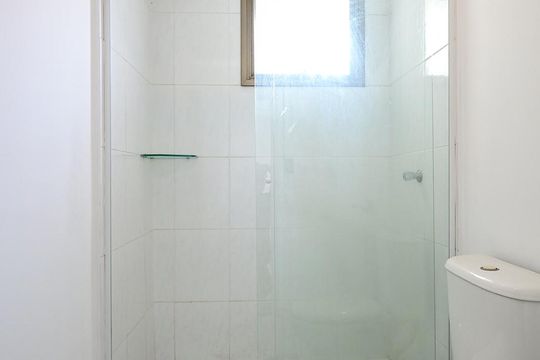 Banheiro de apartamento à venda com 3 quartos, 220m² em Chácara Agrindus, Taboão da Serra