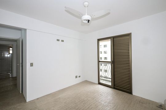 Suíte de apartamento à venda com 3 quartos, 220m² em Chácara Agrindus, Taboão da Serra