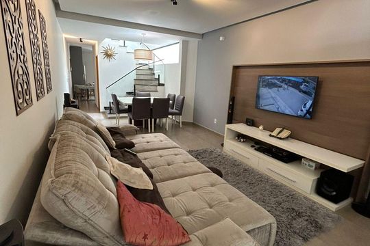 Casa à venda com 4 quartos, 250m² em Paraíso, Santo André