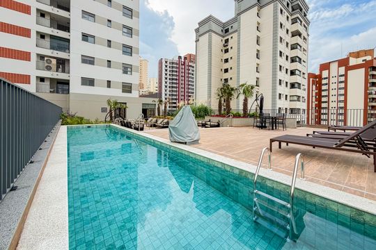 Piscina de kitnet/studio à venda com 1 quarto, 24m² em Chácara Klabin, São Paulo
