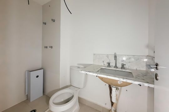 Banheiro de kitnet/studio à venda com 1 quarto, 24m² em Chácara Klabin, São Paulo