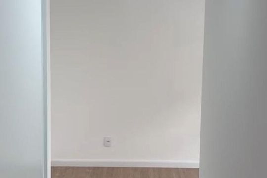 Corredor de apartamento para alugar com 3 quartos, 84m² em Brás, São Paulo