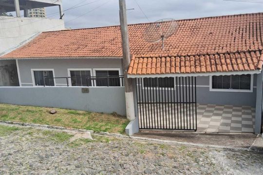 Casa de Condomínio para alugar com 7 quartos, 300m² em Canto das Águas, Jacareí