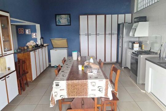 Casa de Condomínio para alugar com 7 quartos, 300m² em Canto das Águas, Jacareí