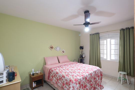 Quarto 2 de casa à venda com 3 quartos, 120m² em Parada Inglesa, São Paulo