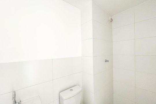 Banheiro de apartamento à venda com 2 quartos, 41m² em Bom Retiro, São Paulo