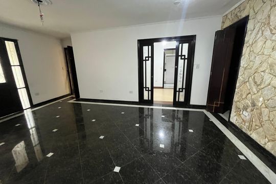 Sala de casa à venda com 5 quartos, 250m² em Jardim Santa Cruz (zona Norte), São Paulo