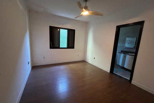 Quarto 2 de casa à venda com 5 quartos, 250m² em Jardim Santa Cruz (zona Norte), São Paulo