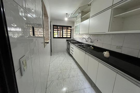 Cozinha de casa à venda com 5 quartos, 250m² em Jardim Santa Cruz (zona Norte), São Paulo