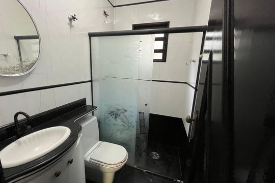 Banheiro de casa à venda com 5 quartos, 250m² em Jardim Santa Cruz (zona Norte), São Paulo