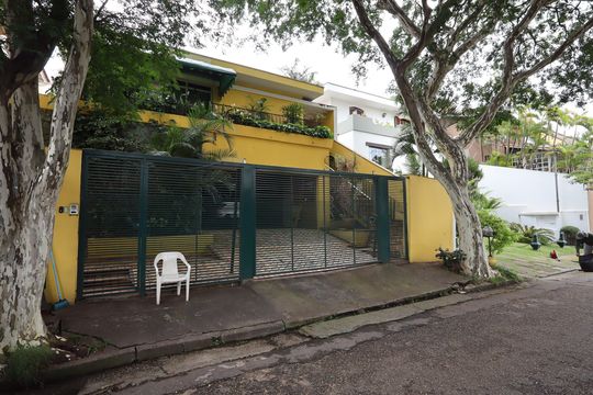 Fachada de casa à venda com 3 quartos, 260m² em Vila Sonia, São Paulo