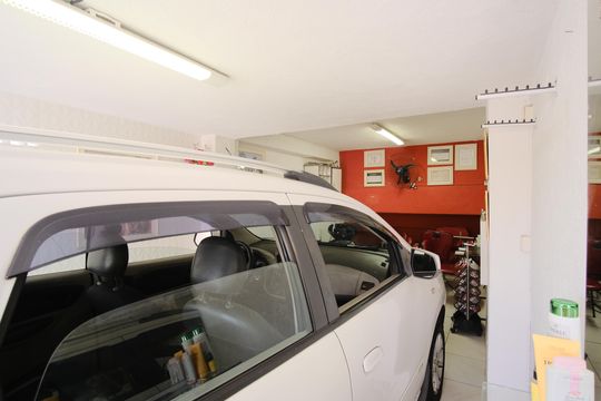 Garagem de casa à venda com 6 quartos, 351m² em Vila Nova Savoia, São Paulo