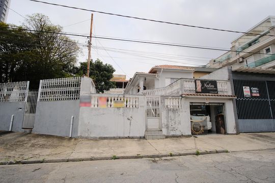 Fachada de casa à venda com 6 quartos, 351m² em Vila Nova Savoia, São Paulo