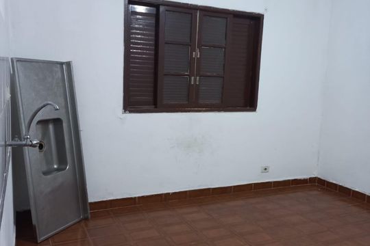 Quarto de casa à venda com 2 quartos, 150m² em Vila Liviero, São Paulo
