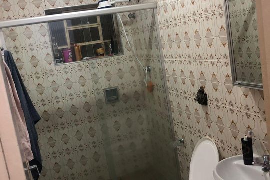 Banheiro de casa à venda com 2 quartos, 150m² em Vila Liviero, São Paulo