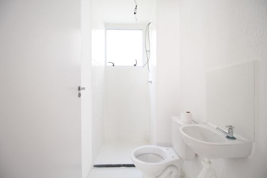 Banheiro de apartamento para alugar com 2 quartos, 41m² em Jardim Carvalho, Porto Alegre