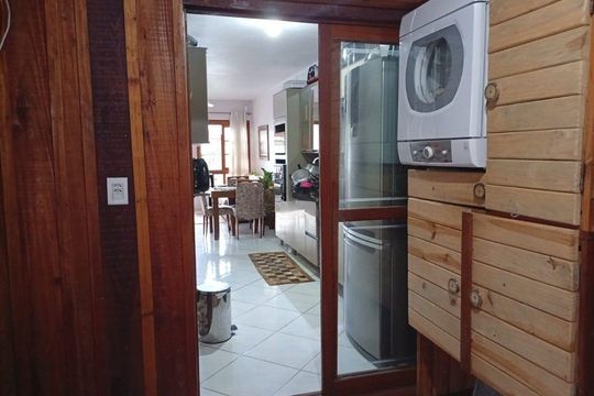 Cozinha de casa à venda com 2 quartos, 50m² em Olaria, Canoas
