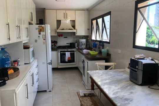 Cozinha de apartamento à venda com 4 quartos, 169m² em Indianópolis, São Paulo