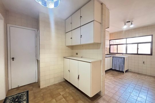 Cozinha de apartamento para alugar com 3 quartos, 161m² em Itaim Bibi, São Paulo