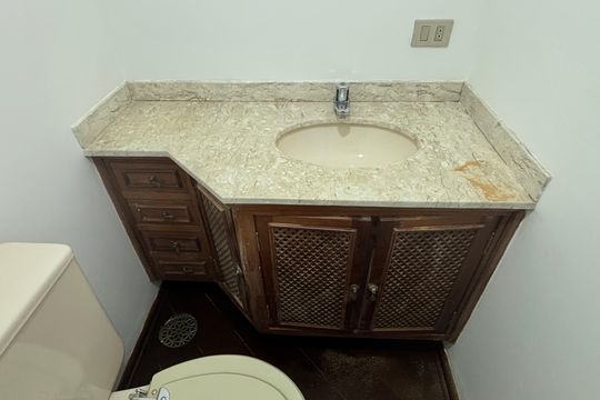 Lavabo de apartamento para alugar com 3 quartos, 161m² em Itaim Bibi, São Paulo
