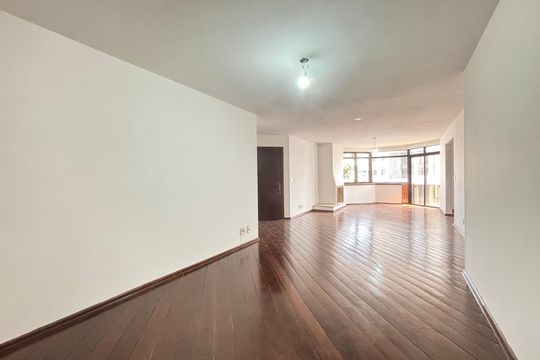 Apartamento para alugar com 3 quartos, 161m² em Itaim Bibi, São Paulo