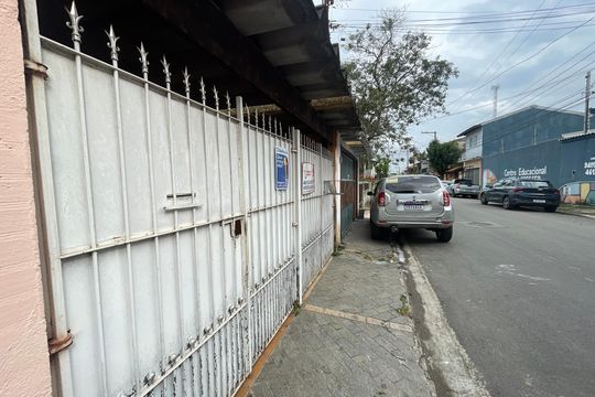 Fachada de casa para alugar com 3 quartos, 120m² em Parque Sao George, Cotia