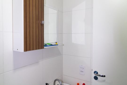 Banheiro de apartamento à venda com 2 quartos, 34m² em Vila Ema, São Paulo