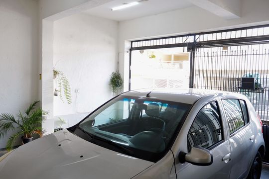 Garagem de casa à venda com 2 quartos, 100m² em Bandeiras, Osasco