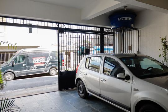 Garagem de casa à venda com 2 quartos, 100m² em Bandeiras, Osasco