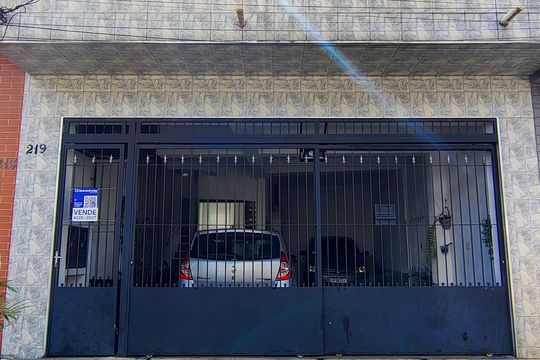 Fachada de casa à venda com 2 quartos, 100m² em Bandeiras, Osasco