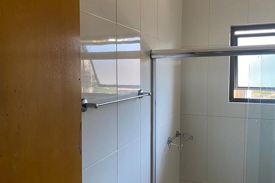 Banheiro de apartamento à venda com 2 quartos, 80m² em Rincão, Novo Hamburgo