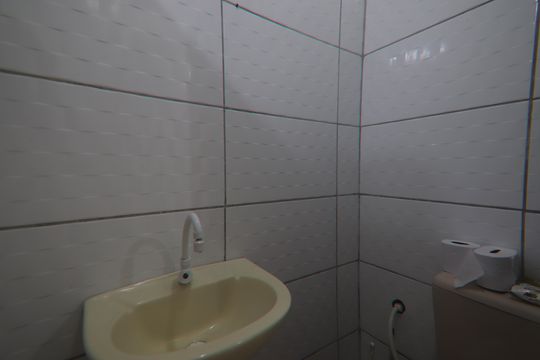 Banheiro da Suíte de casa para alugar com 1 quarto, 70m² em Hamburgo Velho, Novo Hamburgo