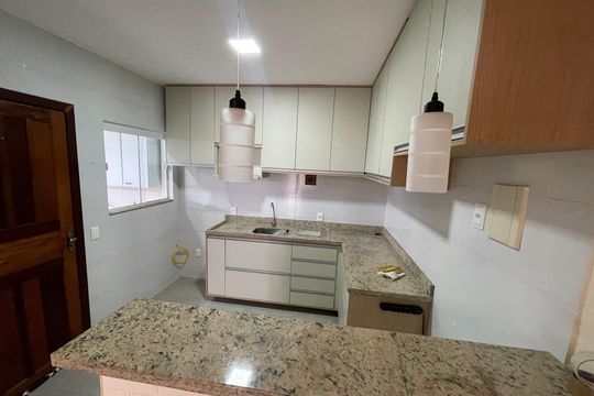 Cozinha de casa para alugar com 2 quartos, 120m² em Itaipuaçu, Maricá