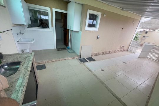 Área externa de casa para alugar com 2 quartos, 120m² em Itaipuaçu, Maricá