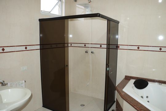 Casa de Condomínio para alugar com 4 quartos, 355m² em Jardim Rosalina, Cotia